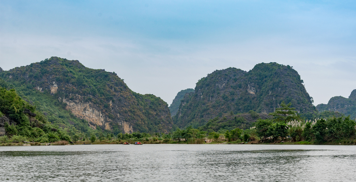 Hoa Lu - Trang An Full Day from Hanoi